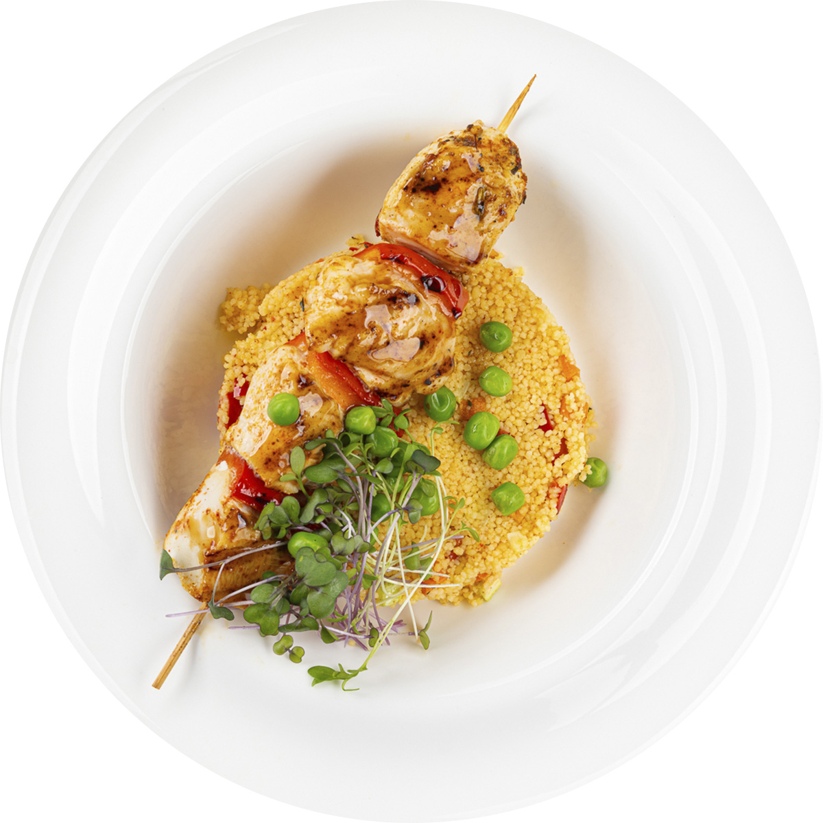 Шашлычок с гарниром из кус-куса и овощей