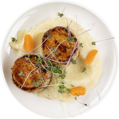 Котлеты из трески с пюре из сельдерея и соусом тартар
